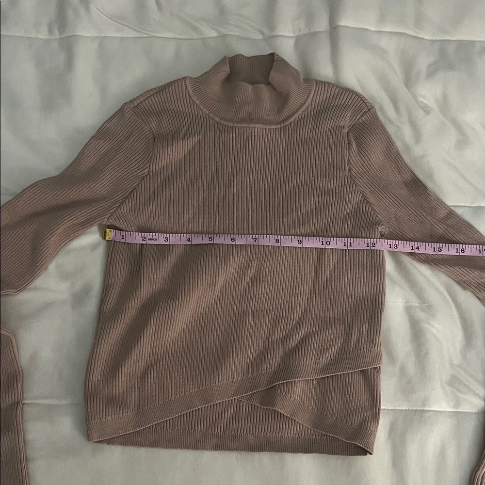 Kendall & Kylie Taupe Ribbed Knit Top - Picture 5 of 6